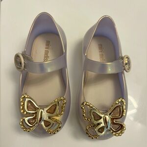 Mini Melissa pearl white gold size 6